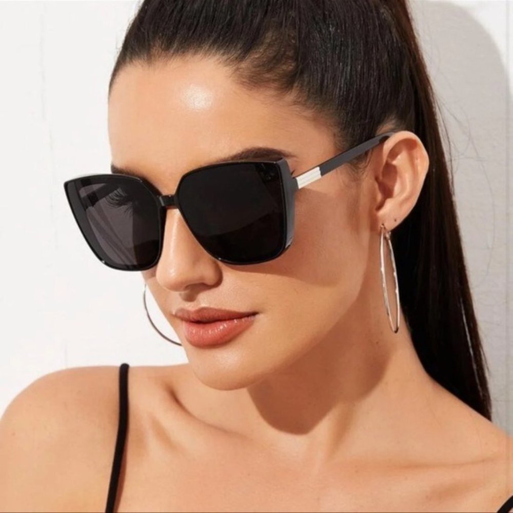 Black Oversized Square Retro Sunglasses Tinted New with Case